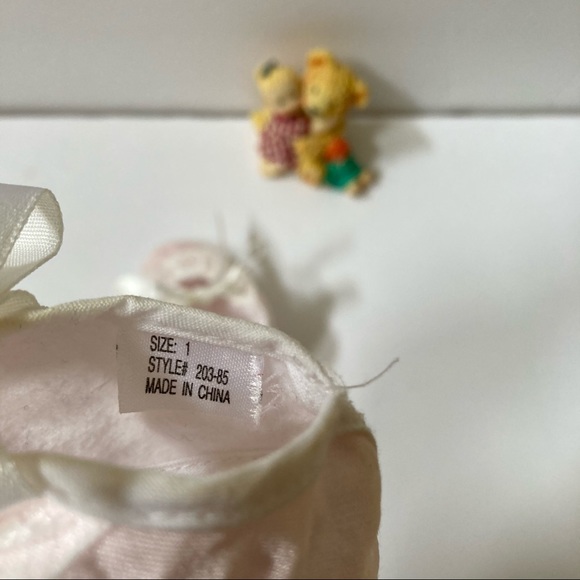 Girls New Born Satin Slip on Baby Shoes sz 1 - Picture 4 of 7